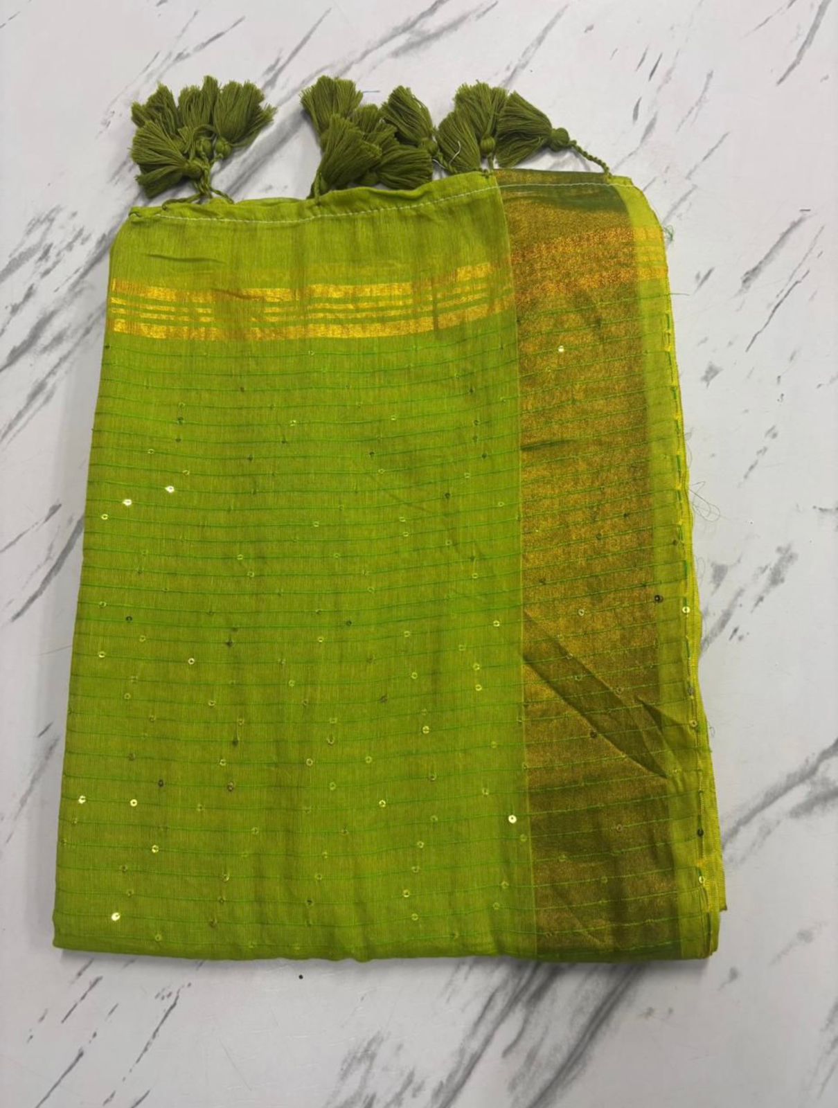Elegant Mul Cotton Saree with Sequinned Pallu & Zari Borders