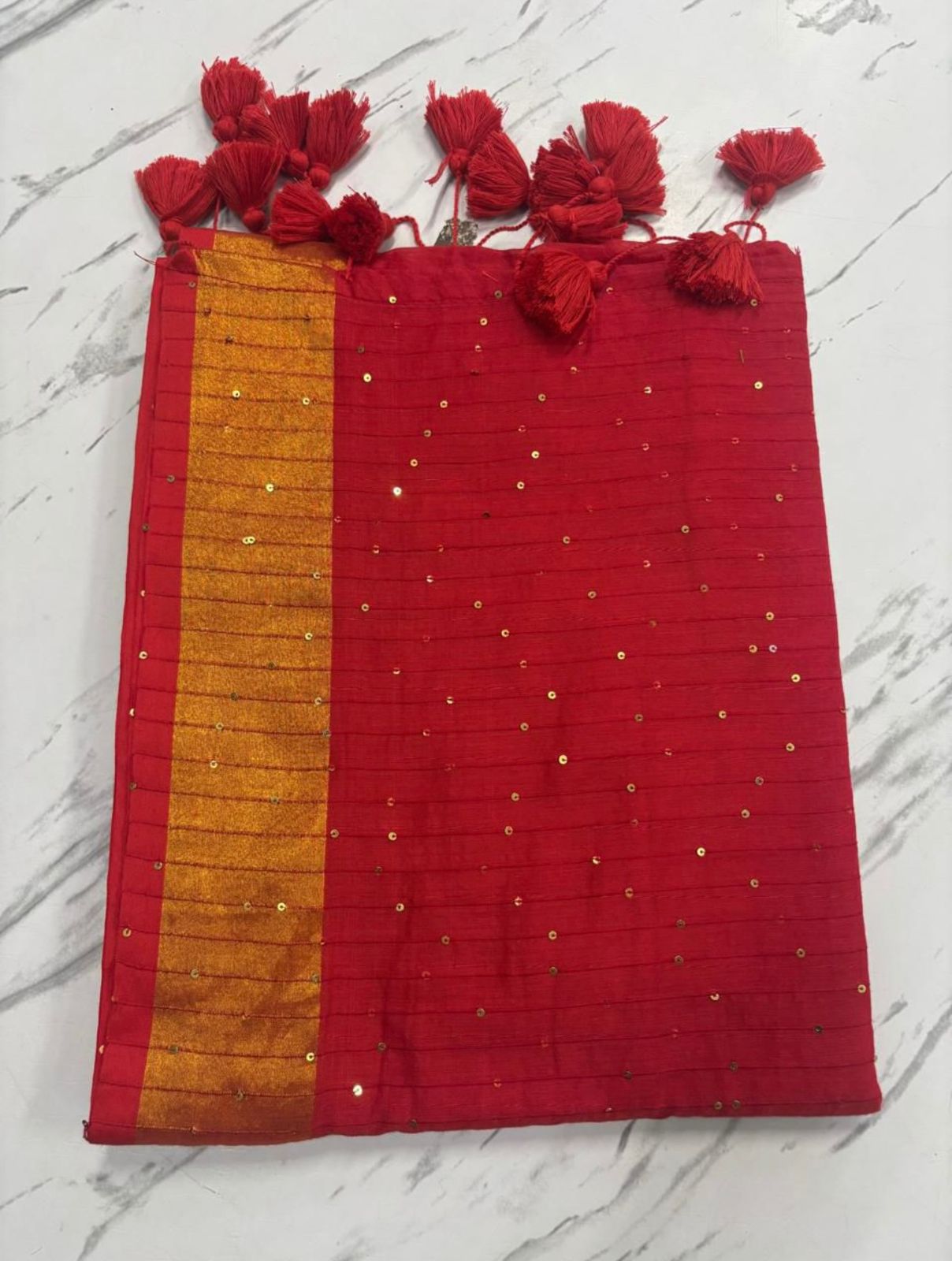 Elegant Mul Cotton Saree with Sequinned Pallu & Zari Borders