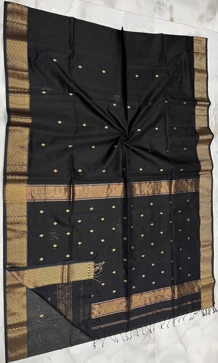 Celebrity-Inspired Maheshwari Saree