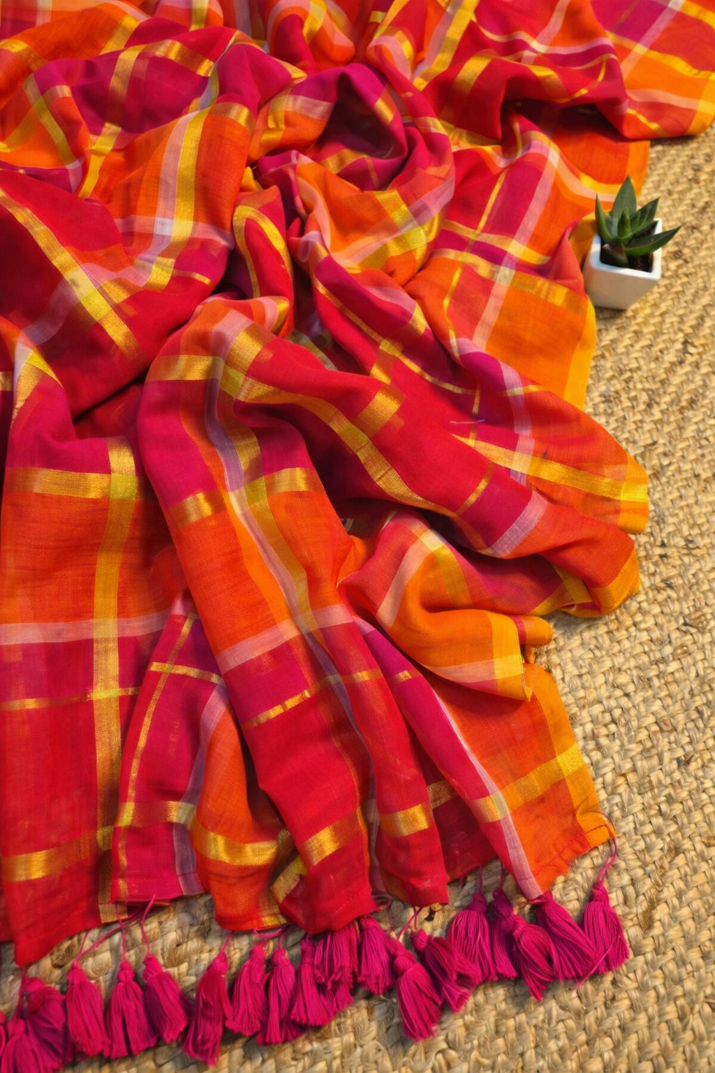 Zari with Plaid Design Mul Cotton Saree
